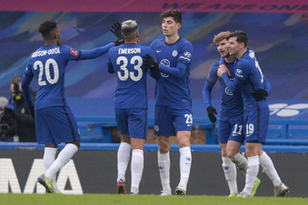 巴尔吉闪耀维拉马林，精彩进球与助攻助巴萨逆转贝蒂斯