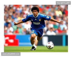 赌场心理学：为什么“筹码”的颜色和重量会直接影响你的风险承担意愿？（赌桌心理揭秘：筹码的颜色与重量如何悄然改变你的风险偏好？）